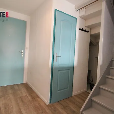 La - 6 Couchages Apartment *